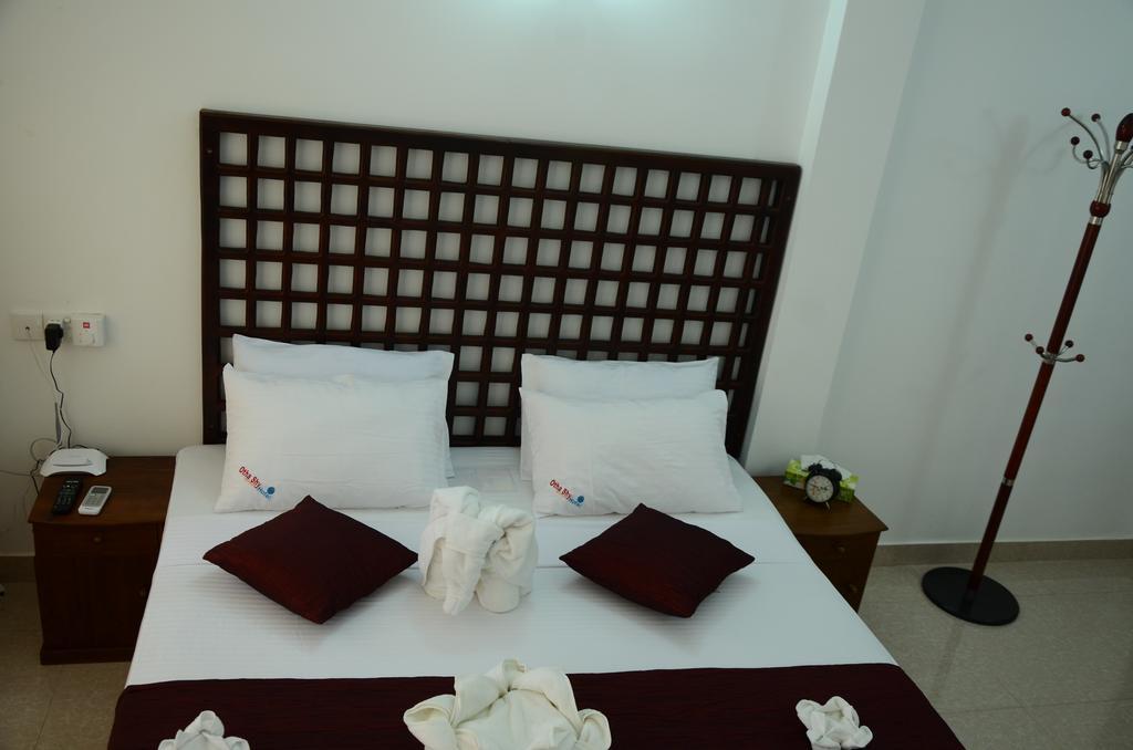 Otha Shy Airport Transit Hotel Katunayaka Exterior foto